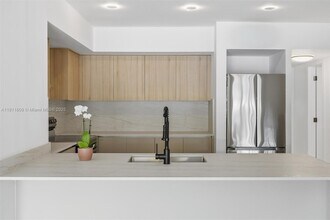 16380 Briar Patch Pl in Miami Lakes, FL - Foto de edificio - Building Photo