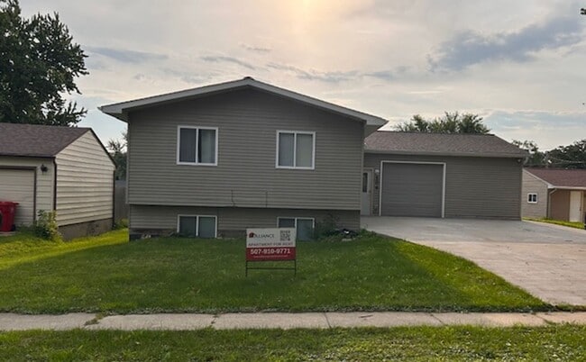 property at 104 1st Ave NE