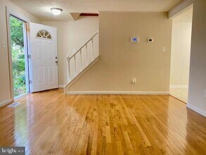 10334 Apple Ridge Rd in Gaithersburg, MD - Building Photo - Building Photo
