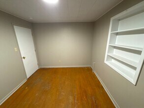 2229 W Olive St in Springfield, MO - Building Photo - Building Photo