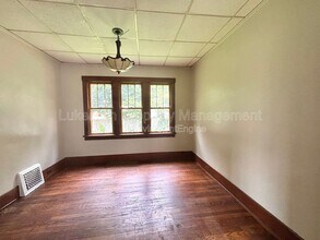 819 Hoffman Ct in Kalamazoo, MI - Building Photo - Building Photo