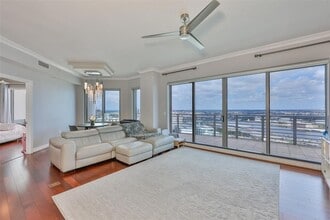 1209 E Cumberland Ave, Unit 2404 in Tampa, FL - Building Photo - Building Photo