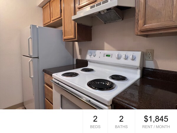 10522 Lake City Way NE in Seattle, WA - Building Photo