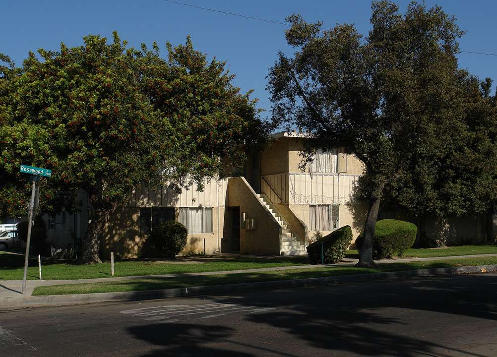 2630 S Rosewood Ave in Santa Ana, CA - Building Photo