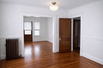 748 Belmont St, Unit 2 in Watertown, MA - Building Photo - Building Photo