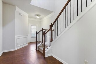 5090 Breezewood Cir in Alpharetta, GA - Building Photo - Building Photo