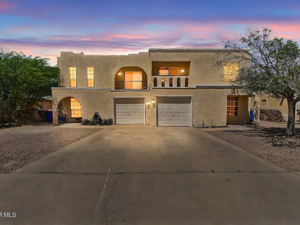 5509 Oakbriar Cir in El Paso, TX - Building Photo