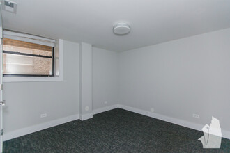 1952 W Nelson St, Unit 1946-3W in Chicago, IL - Building Photo - Building Photo
