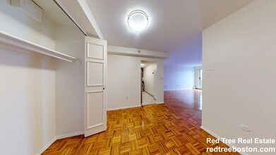 208 Freeman St, Unit #903 in Brookline, MA - Building Photo - Building Photo