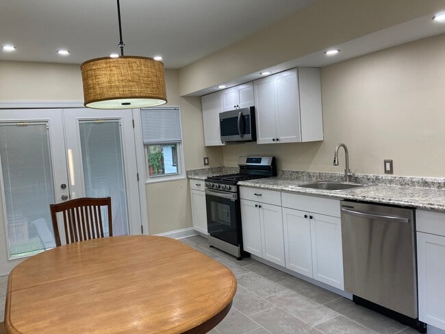 218 Evergreen Ave, Unit A in Oaklyn, NJ - Building Photo - Building Photo