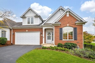 325 Delnor Glen Dr in St. Charles, IL - Building Photo