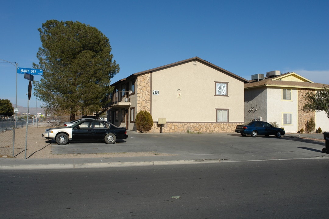 2300 Mary Dee Ave in North Las Vegas, NV - Foto de edificio