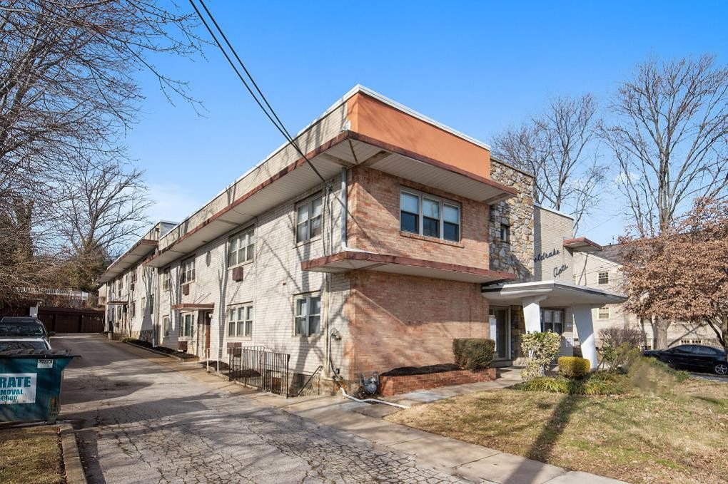 Sheldrake Apartments in Upper Darby, PA - Building Photo