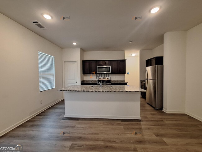 1081 Cold Water Dr in Griffin, GA - Building Photo - Building Photo