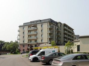 The Aster at the Royal Gardens in Burlington, ON - Building Photo - Building Photo