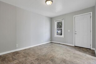 590-592-592 Robinwood Ave in Whitehall, OH - Building Photo