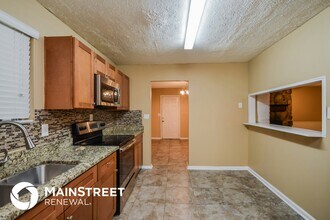 1912 Singer Way in Lithonia, GA - Foto de edificio - Building Photo