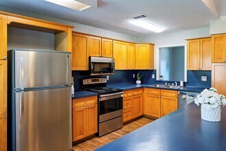 408 Travis St in Webster, TX - Building Photo - Building Photo