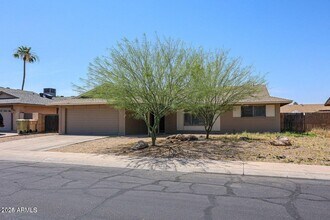 5333 W Port Au Prince Ln in Glendale, AZ - Building Photo - Building Photo