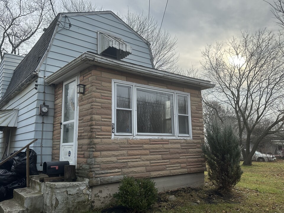 54 Crosby Ave in Lockport, NY - Building Photo