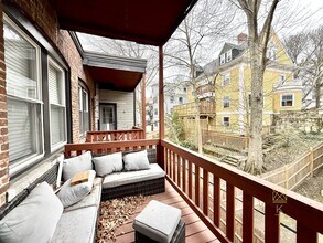 674 Washington St in Brookline, MA - Foto de edificio - Building Photo