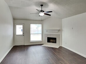 409 Mystic Glen Loop in Houston, TX - Building Photo - Building Photo