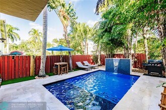 612 SW 8th Ave in Fort Lauderdale, FL - Building Photo - Building Photo