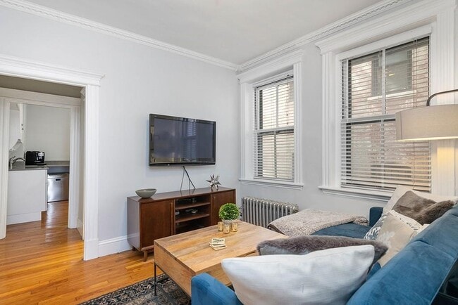 70 Phillips St, Unit 1 in Boston, MA - Building Photo - Building Photo