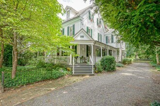 315 Chestnut St in Moorestown, NJ - Foto de edificio - Building Photo