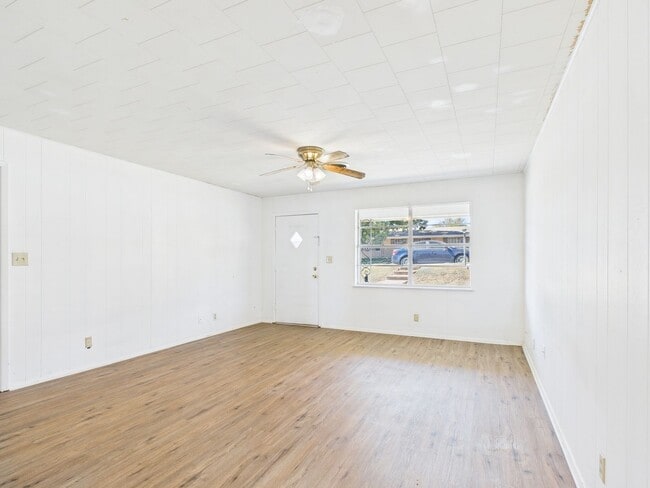 21 Linda Dr in Fredericksburg, TX - Building Photo - Building Photo