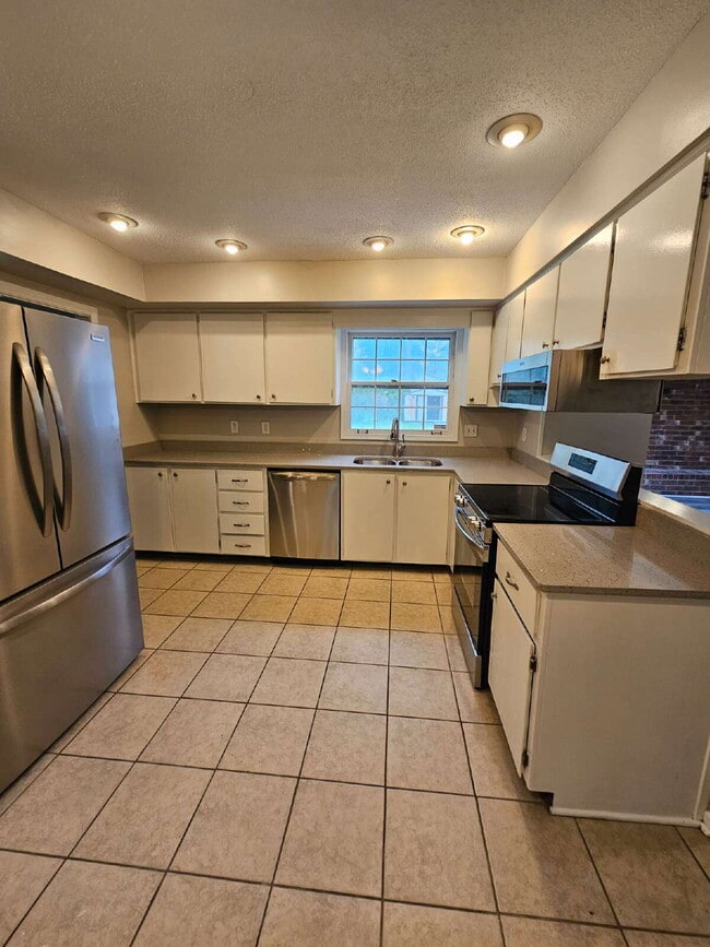 601 Georgia Ave in Hinesville, GA - Building Photo - Building Photo