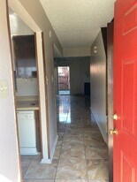 8911-8913 GSRI Ave in Baton Rouge, LA - Building Photo