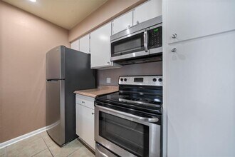 3055 Walnut Bend Ln in Houston, TX - Building Photo - Building Photo