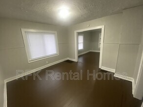 527 N Bradley Ave in Indianapolis, IN - Building Photo - Building Photo