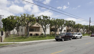Meadow Grove in Garden Grove, CA - Foto de edificio - Building Photo