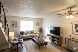 Gates of Oakwood in Gretna, LA - Foto de edificio - Building Photo