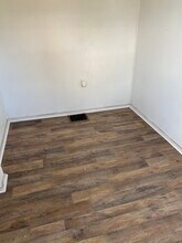1002 Elizabeth St, Unit 1st floor in Carnegie, PA - Building Photo - Building Photo