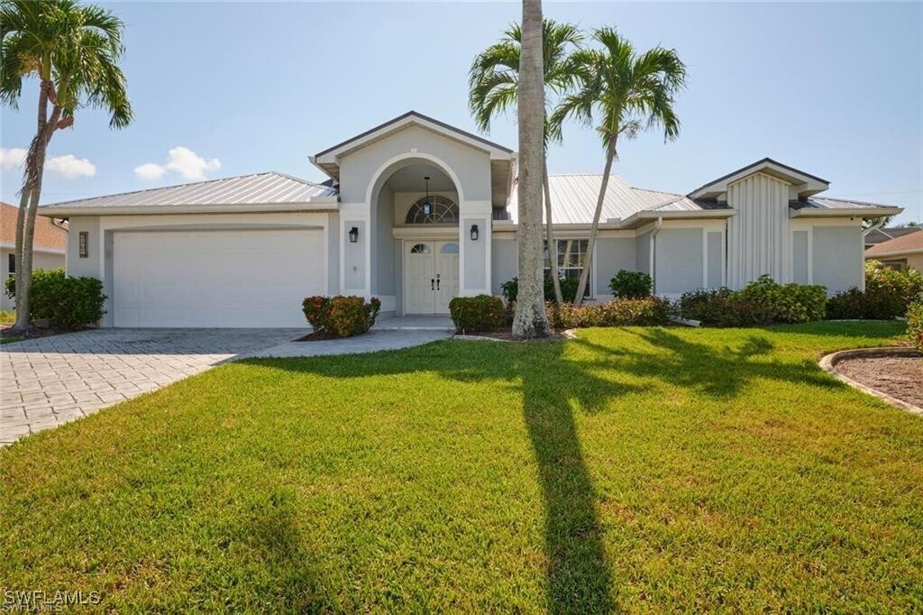 5507 SW 14th Pl in Cape Coral, FL - Building Photo