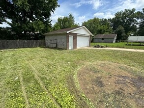 9705 Turnpike View Dr in Louisville, KY - Building Photo - Building Photo