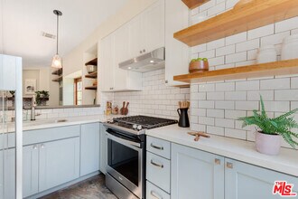 1457 Centinela Ave, Unit 7 in Santa Monica, CA - Foto de edificio - Building Photo