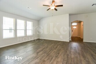 131 Lk Wy Cir in Anahuac, TX - Building Photo - Building Photo