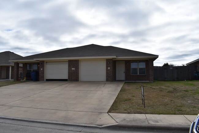 205 Coby Dr in Troy, TX - Building Photo - Building Photo