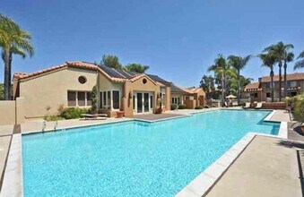 15287 Maturin Dr, Unit 76 in San Diego, CA - Building Photo - Building Photo