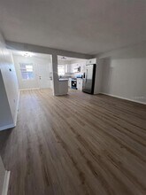 1353 Lakeview Rd in Clearwater, FL - Building Photo - Building Photo