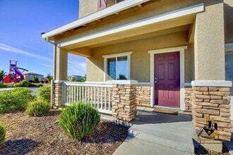 6048 Emerald Park Ln in Roseville, CA - Building Photo - Building Photo