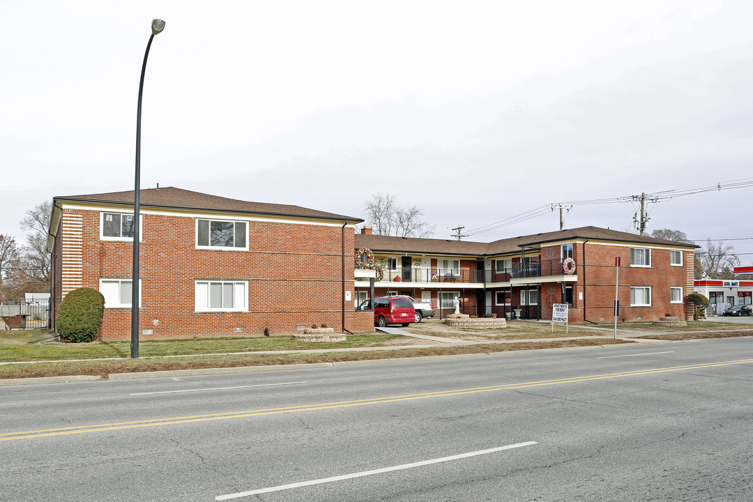 Ferndale House Apartments in Ferndale, MI - Building Photo