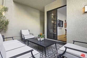 2237 Century Hill in Los Angeles, CA - Building Photo - Building Photo