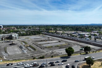 Laurel at Perennial Park in Santa Rosa, CA - Foto de edificio - Building Photo