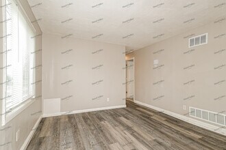 2007 Huntington Ave in Overland, MO - Building Photo - Building Photo