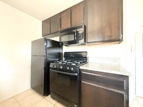 1343 W 36th St in Los Angeles, CA - Building Photo - Building Photo